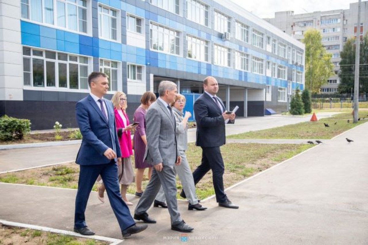    К сожалению, не все школы готовы распахнуть двери 1 сентября, но большинство школ к новому учебному году готовы.