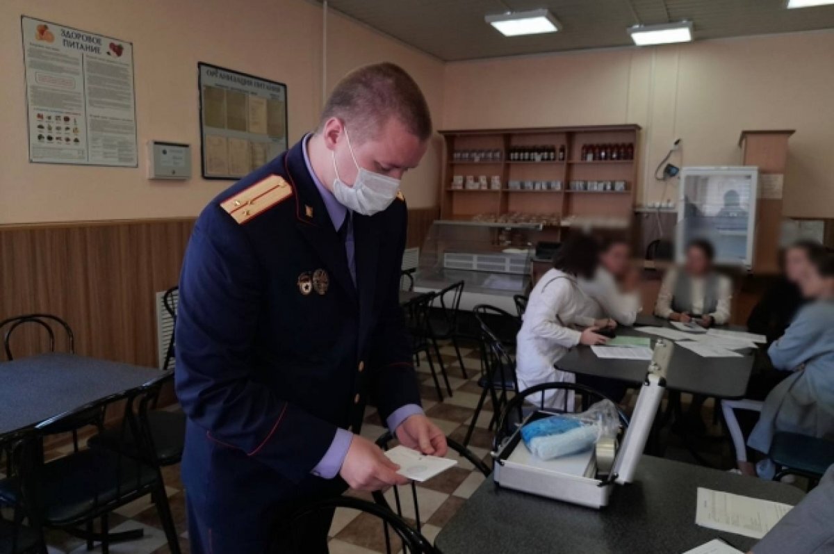    Число отравившихся школьников в Петербурге выросло до 22
