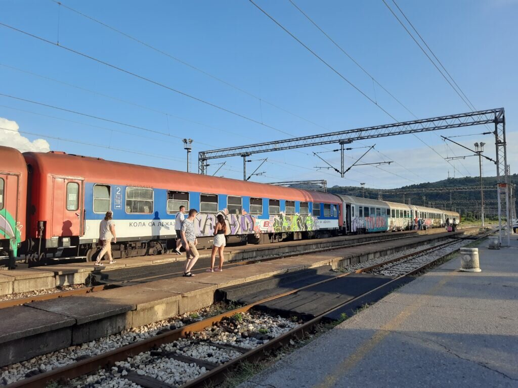 Ночной поезд Ловчен сообщением Бар – Земун