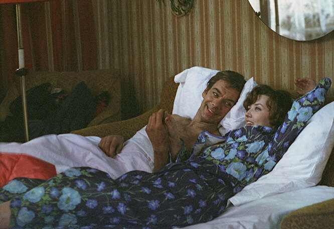 Кадр из фильма "Москва слезам не верит" 1980г. Шикарная, по тем временам, обстановка.