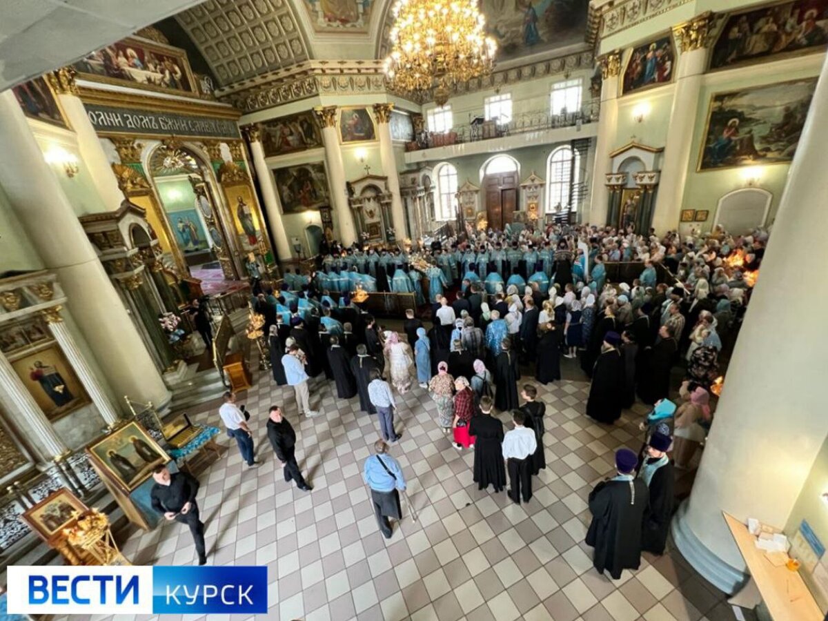 Крест Знаменского собора Курск
