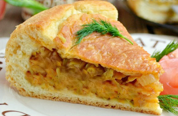 Заливной пирог с капустой и морковью
