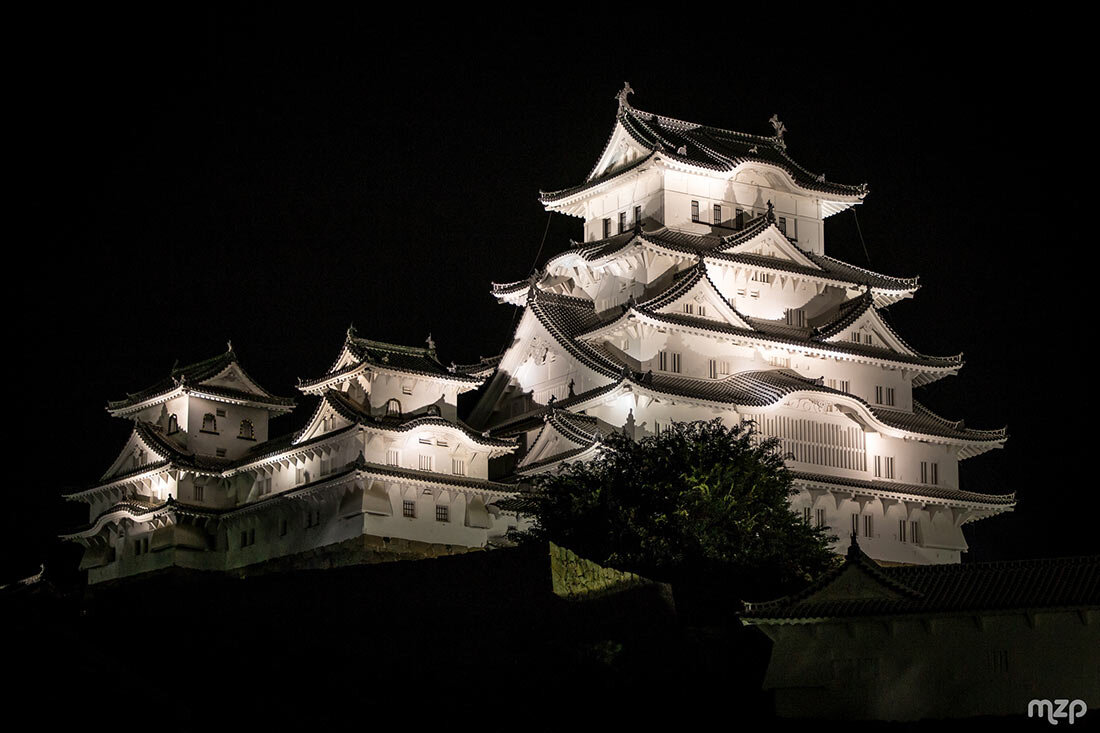 Himeji castle. Замок Химэдзи Япония. Япония: замок Химэдзи (замок белой Цапли). Храм Химэдзи в Японии. Замок Химэдзи ЮНЕСКО 1993.