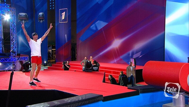 05.10.2018, 19:45, Елена Николаева
Фото: Максим Ли/Первый канал
«Русский ниндзя» – российская версия культового формата Ninja Warrior, где участники проходят сложнейшую полосу препятствий, которую венчает финальное испытание – «гора Мидорияма». За все время существования шоу в разных странах, Мидорияму удалось покорить лишь девятерым: первый раз это случилось в 1999 году в Японии, последний в 2016 году во Вьетнаме. Но, кто знает, может быть десятый человек покорит неприступную вершину в этом году в России? 

