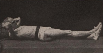 Несколько дней назад я опубликовала первую статью о Сэнфорде Беннете - человеке, который в 50 лет стал делать собственный комплекс упражнений для лица и тела в кровати, а к 72 годам по всем...-10