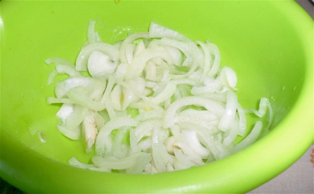 Как я мариную лучок для кебаба и роллов из лаваша