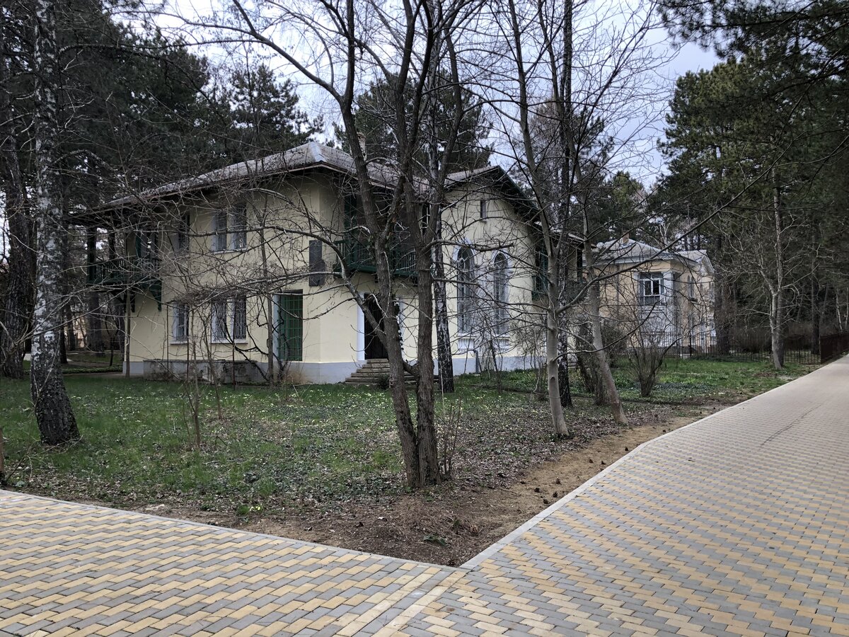 бахчисарай поселок научный. крым научное гостиница номера. поселок научный крым гостиница. крым поселок научный обсерватория отель. уединенное озеро поселок научный.