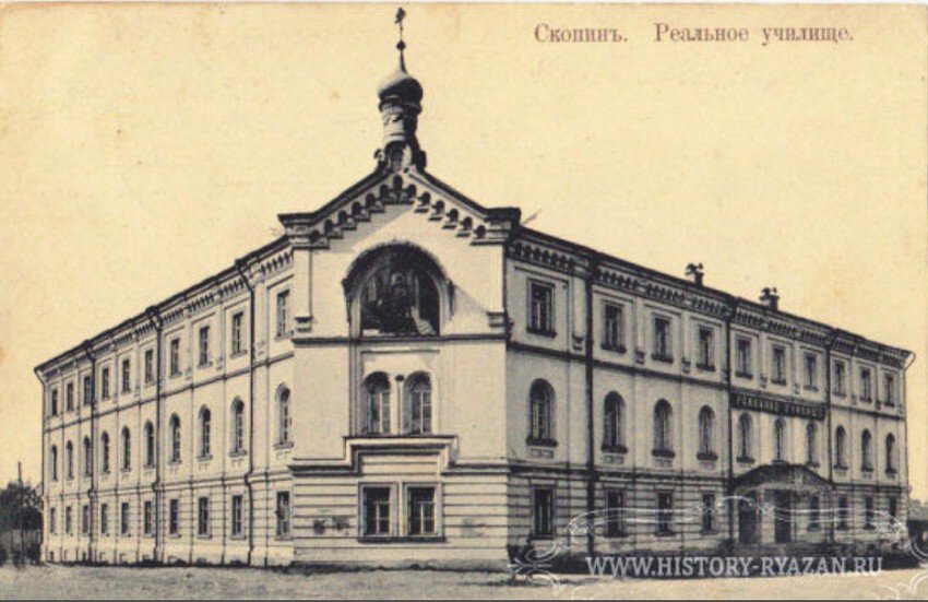 Взято: http://sobory.ru/pic/20250/20298_20150205_002426.jpg