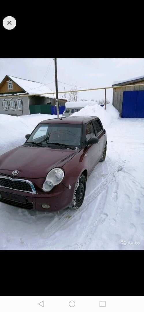 Хочу рассказать вам о моем опыте по продаже автомобиля. Была у меня чудо машинка, по другому ее не назовешь. Lifan smaily. Данный автомобиль был в моем пользовании 3 года, покупала я его уже бывшем 5 лет во владении у другой девушки. Уж как она мне его расхваливала при продаже))) Вбухала я в эту машину кучу денег, ну да ладно. Пришло и мое время продавать машину и купить что то погабаритнее, так как родилась вторая дочь. Выставила объявление на Авито за 115 тыс. И в первый же день, к моему удивлению, начали поступать звонки. и вы представляете, договариваюсь с потенциальными покупателями на встречу, чтобы они посмотрели машину и она ломается!!! Сначала отвалился уже отремантированный глушитель и начиает стучать в колесе, оказалось ступечный подшибник. Я сразу извиняюсь, если что-то неправильно называю, я ж девушка))) Так вот, срочно поехала к мастеру, пока он ремонтировал колесо, потекла тормозная жидкость, вообщем пришлось ему изрядно повозиться с моей машиной. Сказал, что не хочет она продаваться) Ну вроде все сделали, нигде не стучит, не бежит. Приехали покупатели, я им все рассказала, когда и что ремонтировалось. Они согласны брать. Начинаем проверять vin, номер двигателя... А номера нет, он сгнил. Вообще не читается. А сотрудники ГАИ при постановке на учет сверяют. Что ж делать, пробовали прочистить преобразователем ржавчины. Толку никакого. Уехали мои покупатели. Пришлось ехать за 200 км. на экспертизу. И только потом, с экспертизой на руках у меня получилось продать эту машину. Ну пришлось скинуть в цене за косяки по кузову( рыжики). Но я вздохнула с облегчением после продажи этой машины и точно для себя решила, больше никаких автомобилей китайского автопрома!