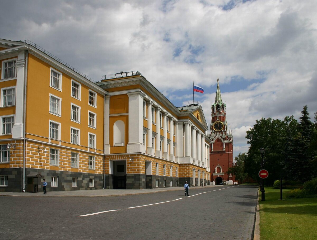 здание сената в москве