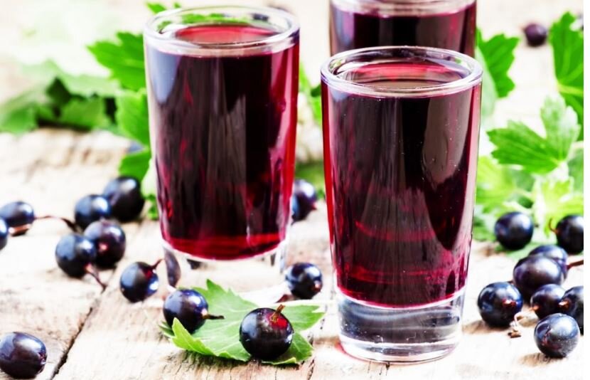Чёрная смородина с огромным множеством полезных свойств для организма