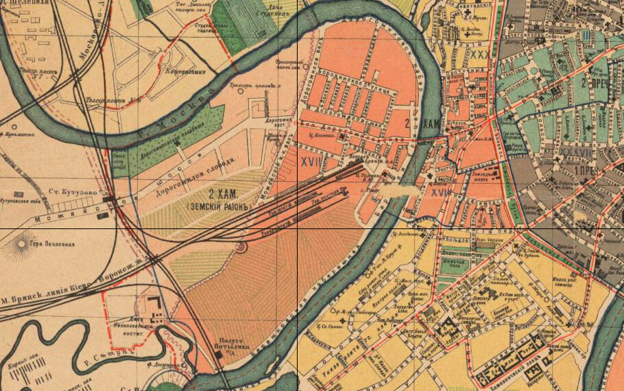 Карта 1915 года, на ней хорошо видно, что застроен лишь район Дорогомилово на берегу реки Москвы, в основном это торговцы. Все, что дальше даже на карте никак не отмечено