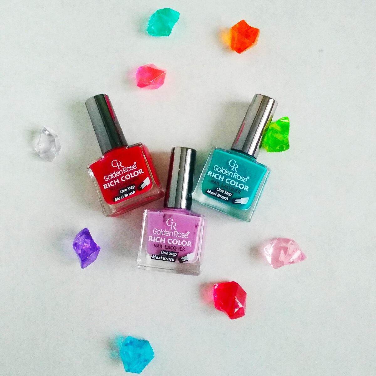 Можно ли использовать просроченный гель лак. Просроченный гель лак. Покрасили ногти просроченным гель-лаком. Срок годности у гель лаков для ногтей. Ногти обычным лаком.