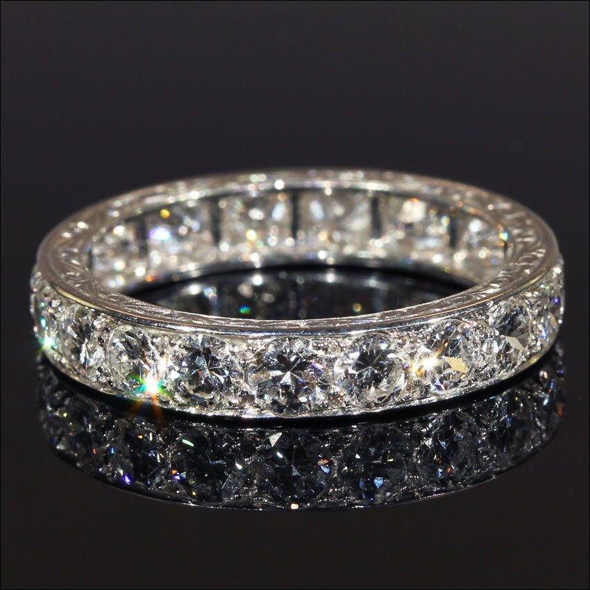 Купить дорожку с бриллиантами. Диамонд кольцо с бриллиантами. Дорожка диаманта кольцо. Камень Диамант Даймонд кольцо. Кольцо дорожка с фианитами серебро диамонд.