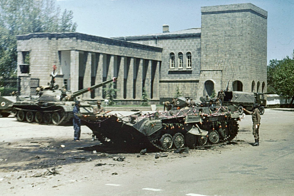Улицы Кабула на следующий день после Саурской революции. Фото: 28 апреля 1978 г. Источник: Википедия