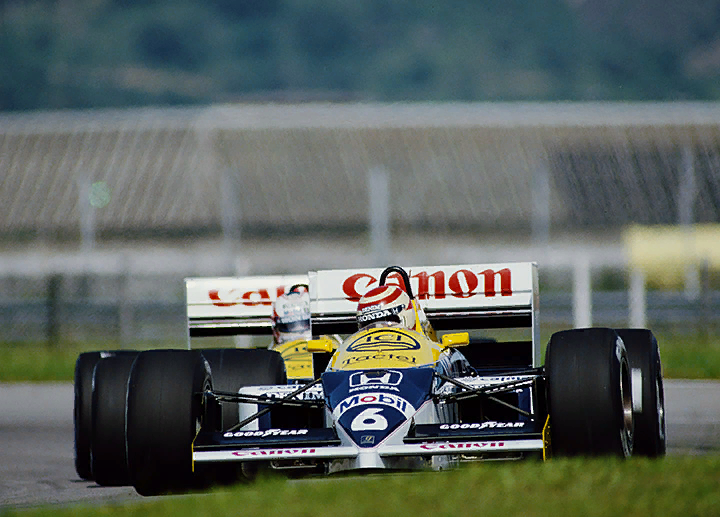 Где: Монца Когда: 1987 год
Шасси: «Уильямс» FW11B
Двигатель: «Хонда»
Скорость: 352,135 км/ч