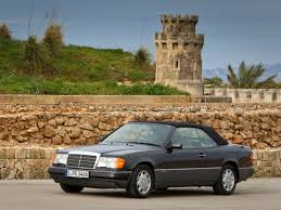 Мерседес-бенц  A124