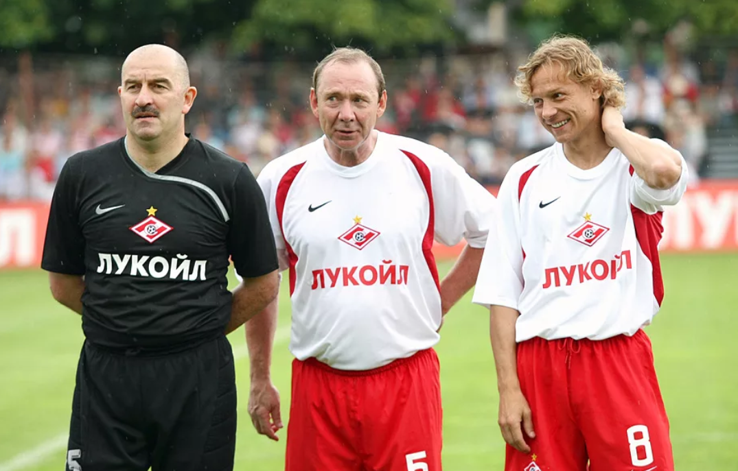 Фото с сайта redwhite.ru. Черчесов Романцев и Карпин