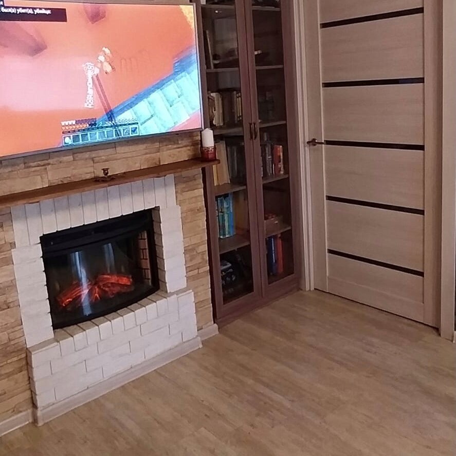 Она вообще-то мне серию фоток с идеальными интерьерами отправила, но чужие квартиры показывать не буду, поверьте на слово - там очень чисто