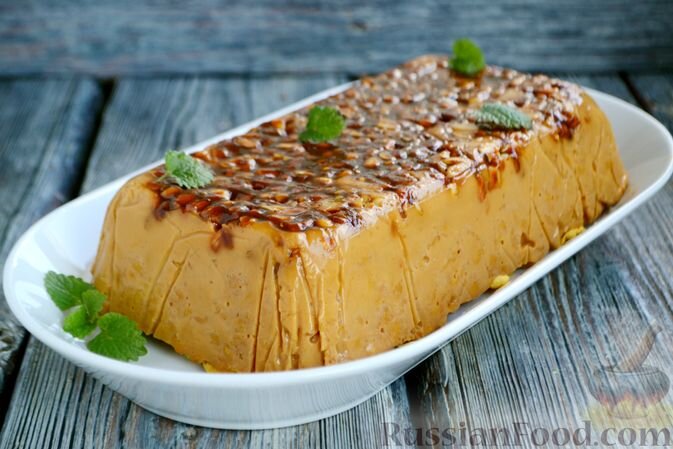 сметана, сахар, хлопья кукурузные, арахис, желатин, масло сливочное, вода, мята свежая