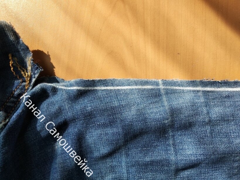 Как пришить заплатки на порванные джинсы между ног