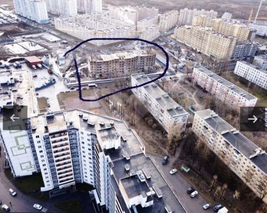 Напротив дома к концу года построят новую школу. Фото: Мир Квартир