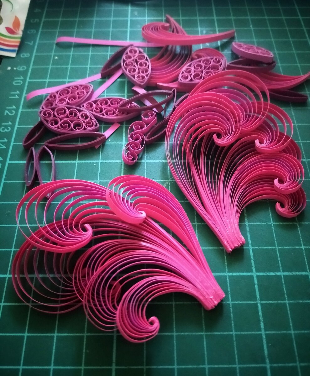 Это подготовка к созданию открытки. Вот такого цвета у меня сегодня настроение. И открытку создаю в таких оттенках  