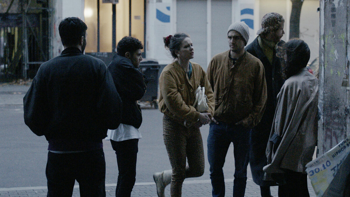 фото: https://kinoart.ru/reviews/videli-noch-tridtsat-film-o-starenii-na-grustnoy-vecherinke-zhizni