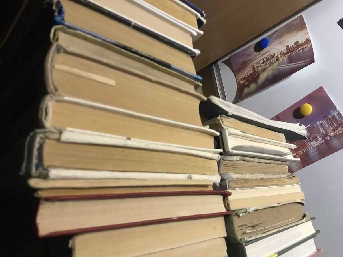 То, чего хочет человек, то к чему стремится, то и создает его личность. Твое окружение, хобби и увлечения делают тебя тобой. Все в твоих руках, ты сам создаешь себя!