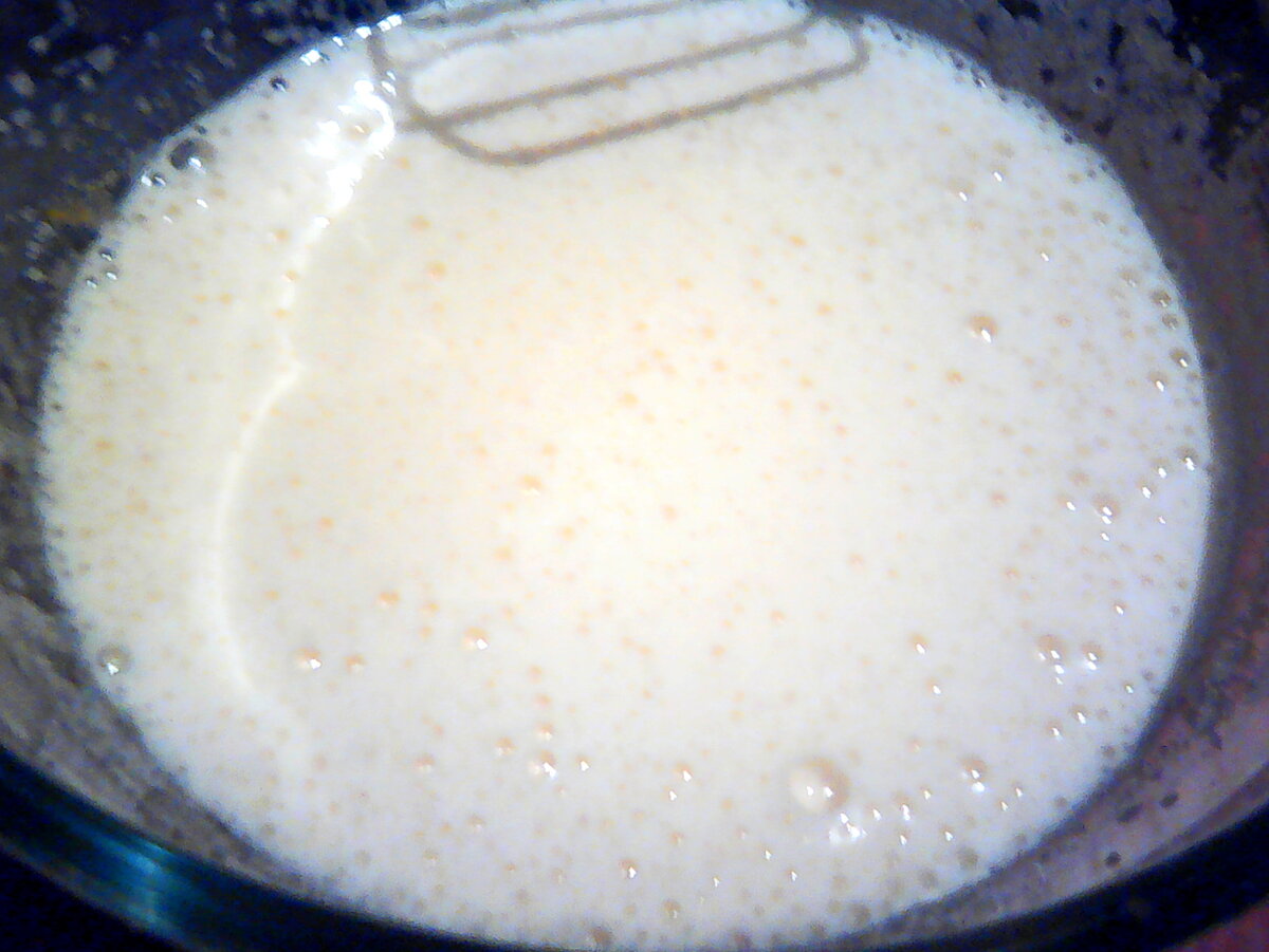 Взбиваю с сахаром