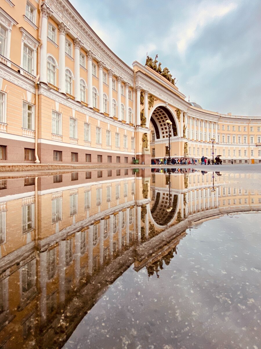 Санкт-Петербург, Дворцовая площадь, д.6-8, здание Главного штаба.
