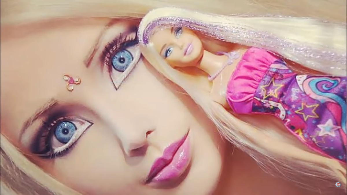 Валерия и кукла Барби скриншот из видео 