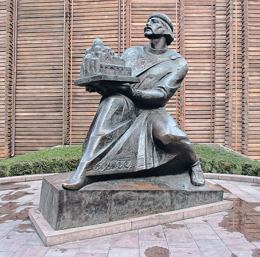 Памятник Ярославу Мудрому в Киеве
