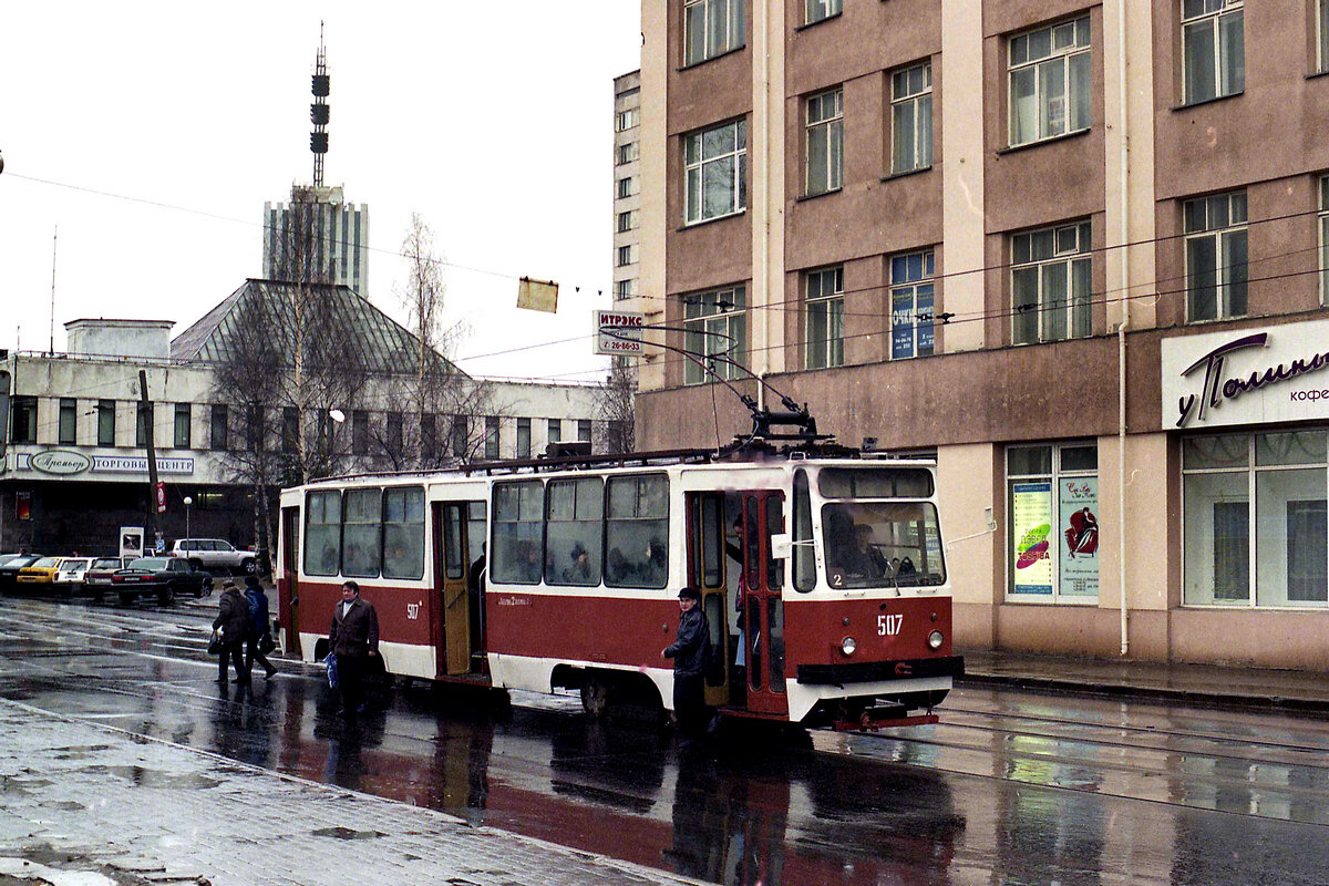 Троицкий проспект, 2003 год