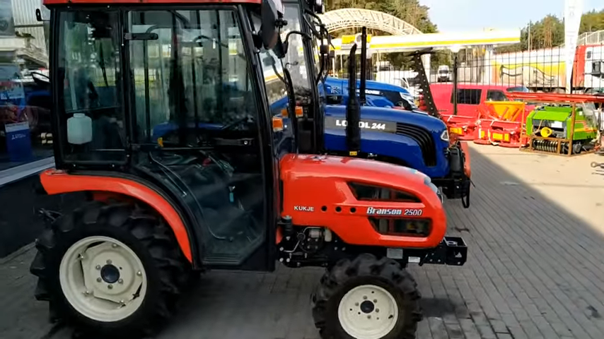 Минитрактор «Branson 2500» 4х4
