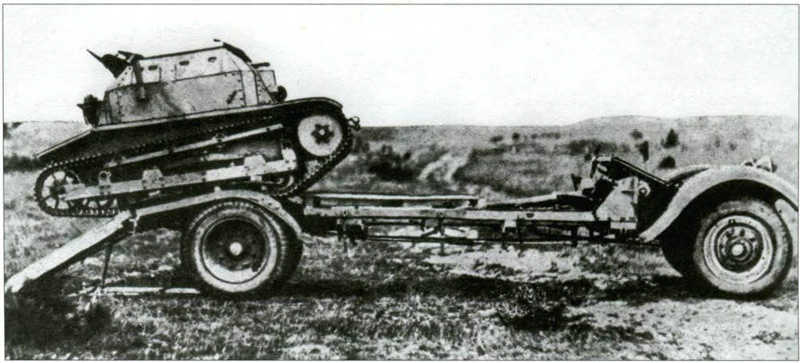 Танкетка TKS на транспортере АТ-1