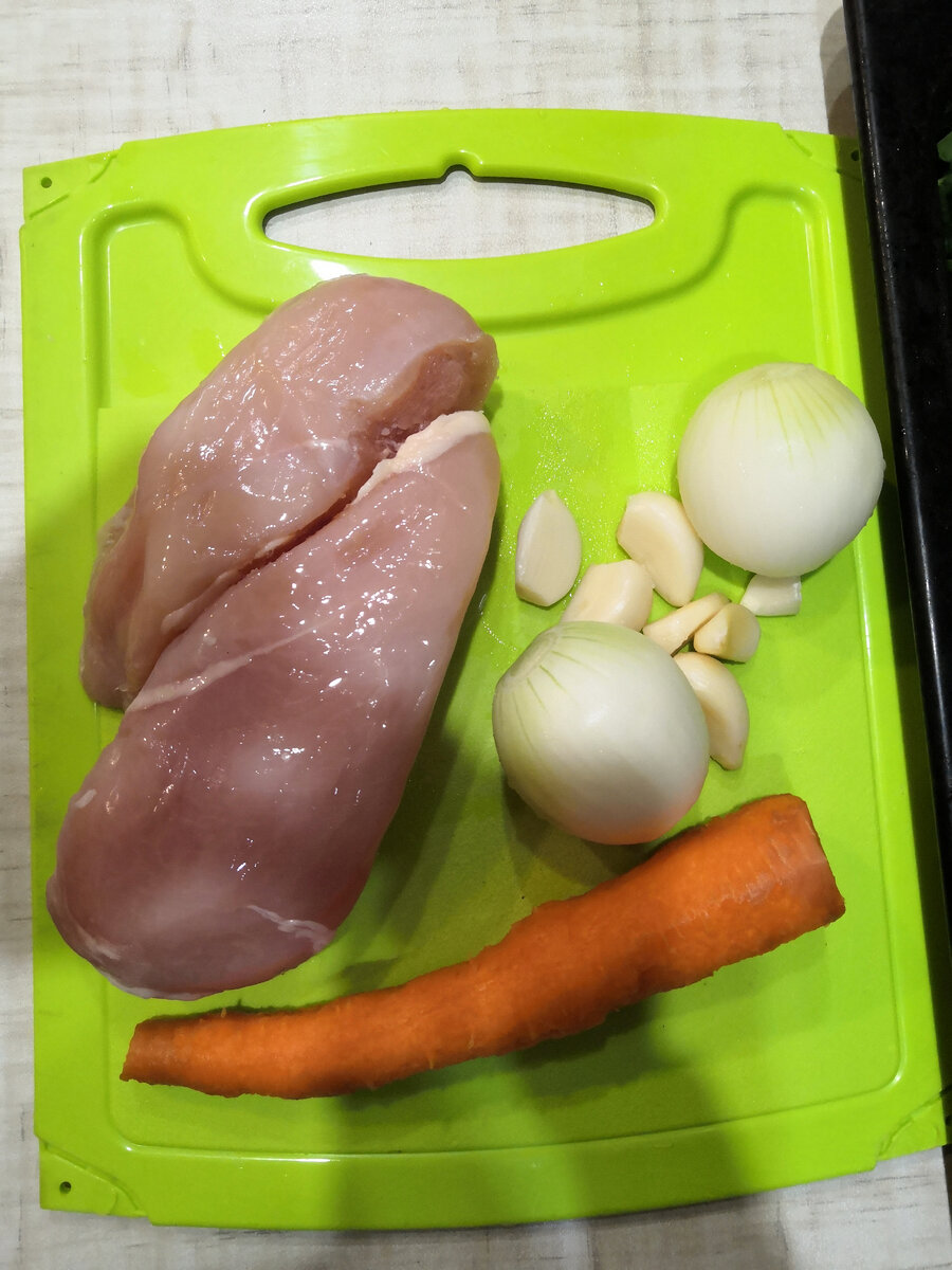 Подготавливаем мясо и овощи