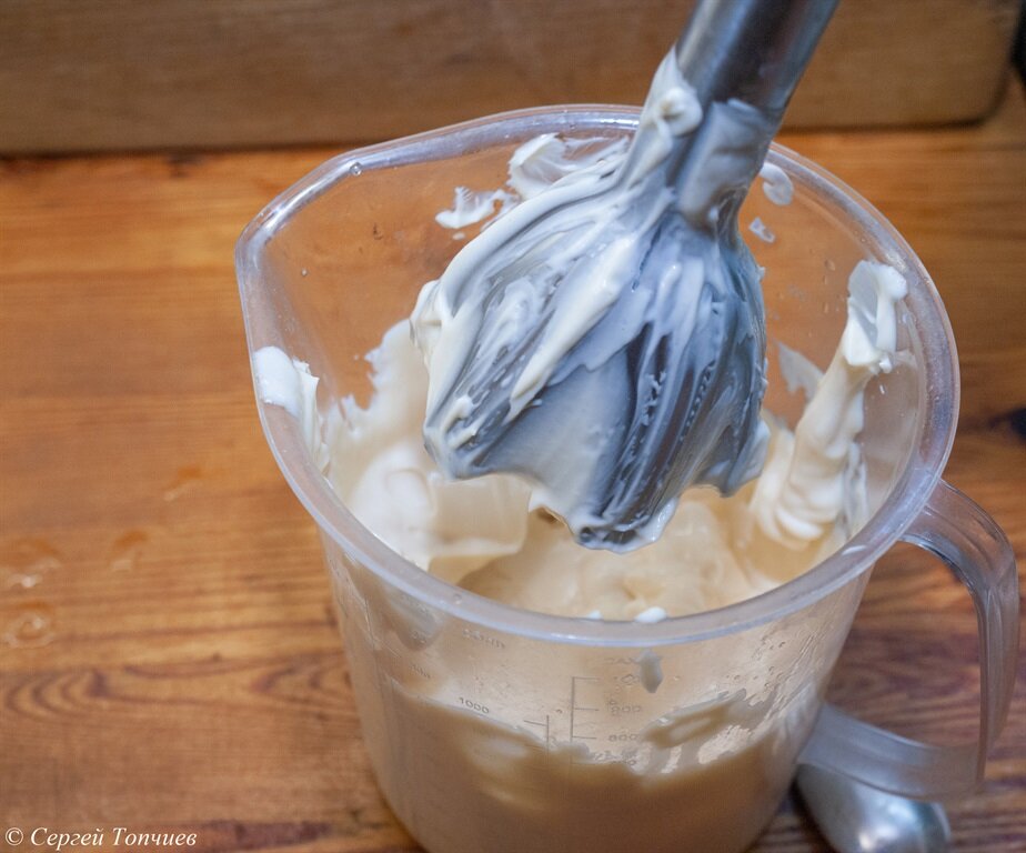 Вот такой у меня обычно майонез получается