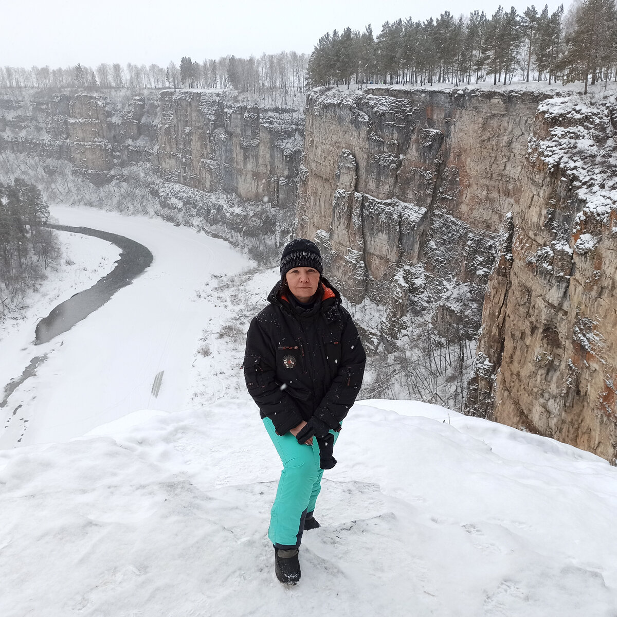 Активный отдых помогает не набрать лишние кг в праздники. Я на Айских притесах.