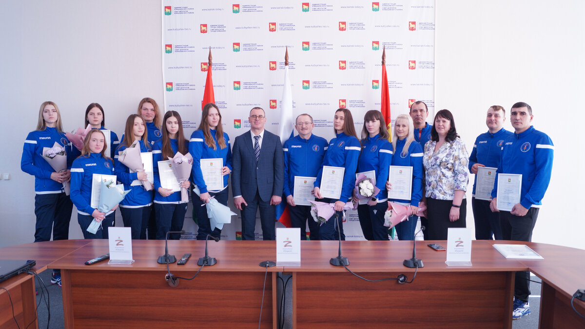 Волейбольный клуб "Олимп" и президент клуба Глава Куйбышевского района Новосибирской области Олег Васильевич Караваев