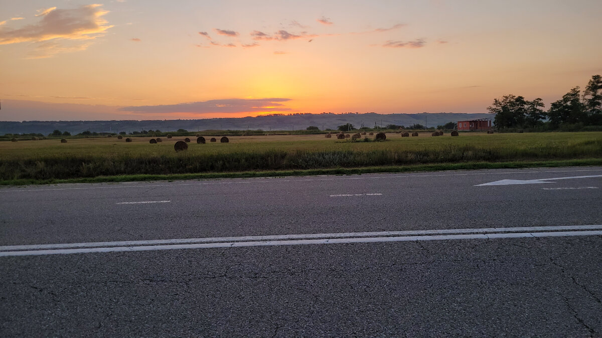 На часах 4:20 утра 