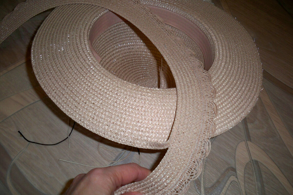 Отпарываю поля