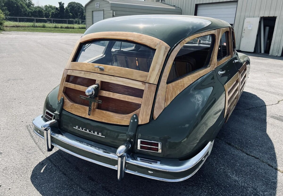Packard Eight Station Sedan в наши дни – машина очень редкая, желанная находка для ценителей классических автомобилей, но на момент своего появлений в 1947 году, автомобиль публикой воспринят не был.-2-2