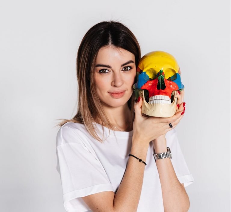    На фото Ксения Пушкина