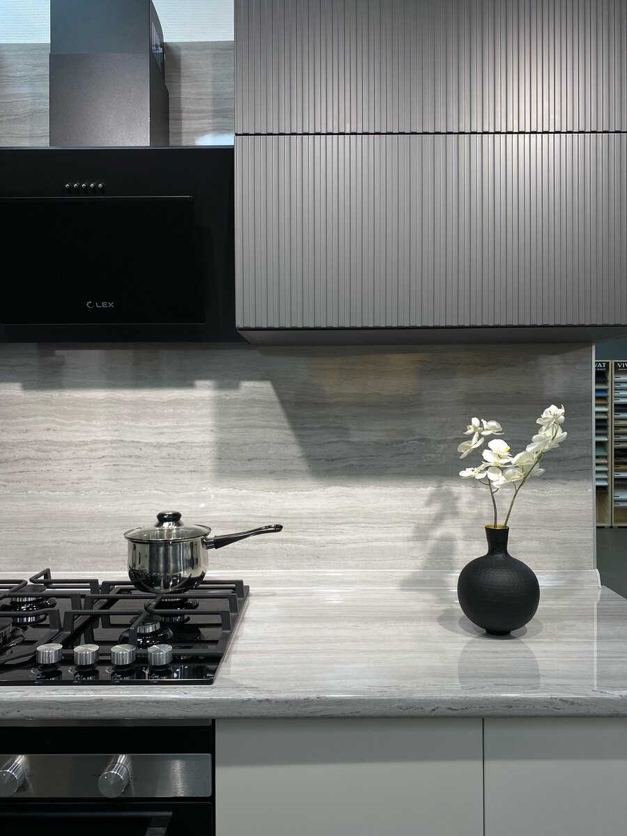 Кухня Евро Лайн в декорах Агат, Антрацит