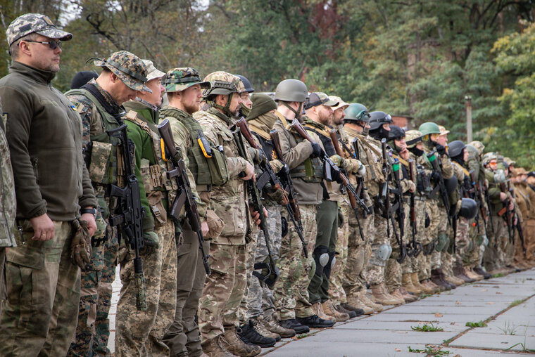    Украиские военные несут большие потери, пытаясь взять Клещеевку, заявил Апты Алаудинов