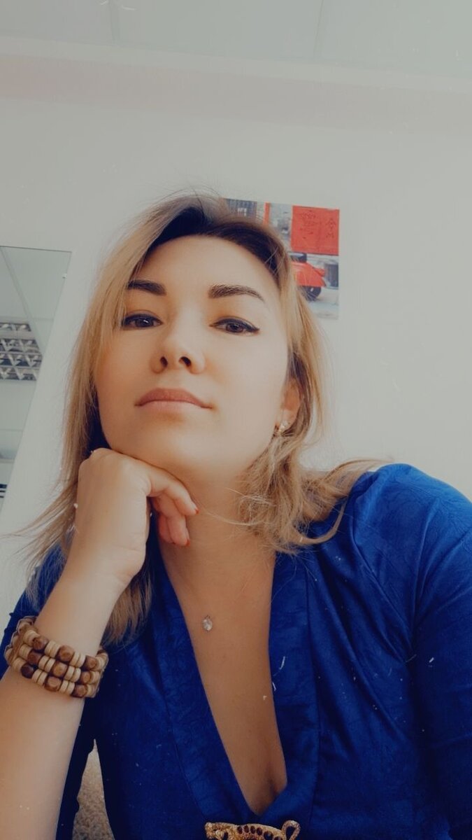 У меня на заставке телефона всегда стоит Эмир. Я никогда не скрывала что мама