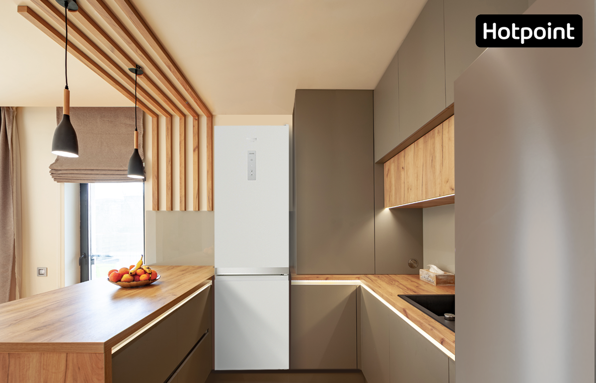 Белый холодильник Hotpoint HTS 5200 W – нестареющая классика и самый универсальный вариант расцветки