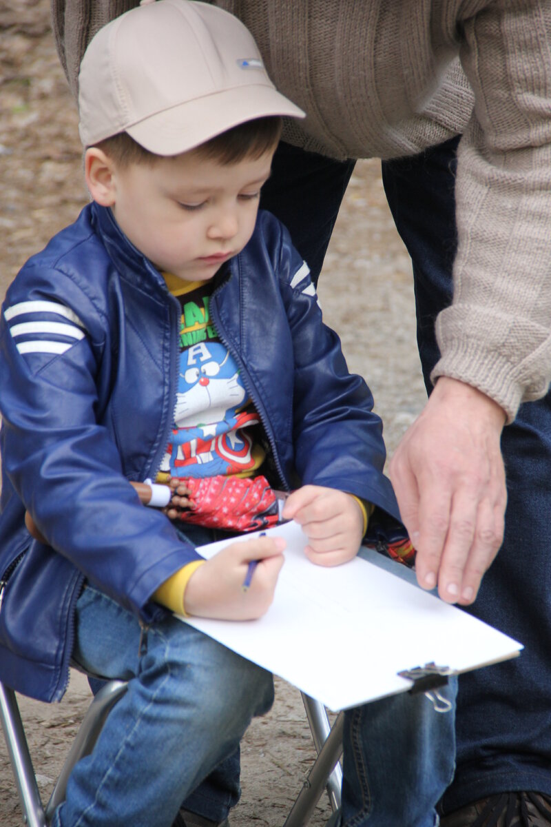 На фото ученик Школы Дизайна "МАльчик.ru" Чуклинов Михаил 4 года