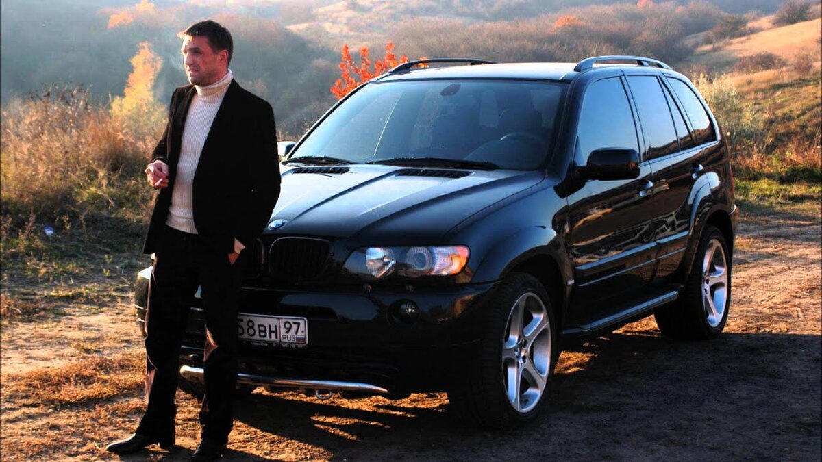 кадр из фильма "Бумер-2" (фото: https://i.ytimg.com/vi/79AxNc0mlec/maxresdefault.jpg)